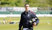 Pietersen in new ECB deal, to return to England team