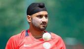 Harbhajan bats for Tendulkar