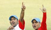 'MS Dhoni has to trust Virender Sehwag's abilities'