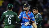 India coast past Pakistan to keep World Cup hopes alive