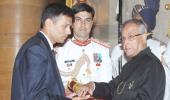 Dravid receives Padma Bhushan; Congratulate him!