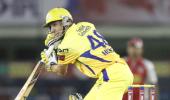 Hussey smashes 86 as Chennai crush Punjab