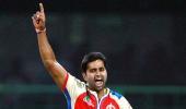 Vinay, RP Singh help Bangalore crush Rajasthan