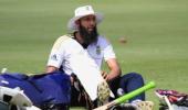 Surrey sign Amla for rest of county championship