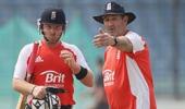 Gooch quits as England's ODI batting coach,