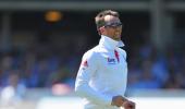 Ashes PHOTOS: Siddle pegs England back after Swann show