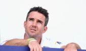 Pietersen out of rest of second Test