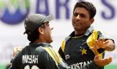 Misbah's slow batting hurting Pakistan, says Razzaq