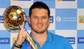 Graeme Smith receives ICC Test Championship mace