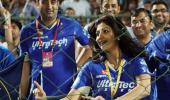 IPL Photos: See what makes sexy Shilpa Shetty dance!