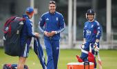 Warne reckons Pietersen's presence will decide Ashes fate