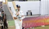Tendulkar walks out with new-look bat in final Test