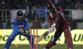 Conditions made it difficult to defend total: Dhoni