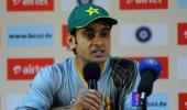 Hafeez axed from Pakistan Test squad