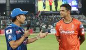 In final T20 outing, Tendulkar, Dravid join mutual admiration club