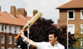 Smith becomes second South African to cross 9000 runs in Tests