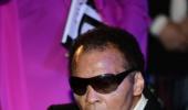 Boxing great Muhammad Ali hospitalized with pneumonia