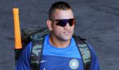 India's string of away Test defeats a blot on Dhoni's captaincy record