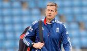 Giles to apply for England coach job after Flower's resignation