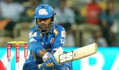 Karthik, Uthappa get big deals; Mumbai buy Hussey for 5 crore