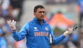 'As a leader, Dhoni's not accessible to his teammates'