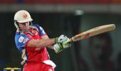 IPL: De Villiers lifts RCB to victory to keep play-off hopes alive