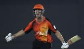 Marsh cameo guides Scorchers to a thrilling win over Dolphins