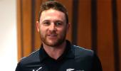 Brendon McCullum receives Sir Richard Hadlee Medal