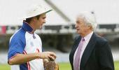 Cricketers, past and present, mourn legendary Richie Benaud's passing