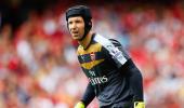 Cech's injury dents Arsenal's title hopes