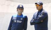 In moments of despair, captain Dhoni seeks Shastri's advice