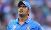 Dhoni hurt during a practice session in Perth