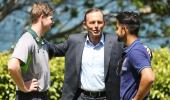 Australia PM Abbott defends Smith's tactics at MCG