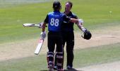 Ronchi-Elliott's world record partnership steers NZ to win