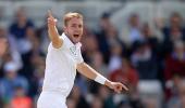 Broad suffers tendon strain but will continue to bowl