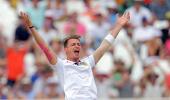 South Africa run through Bangladesh batting; Steyn joins 400 club