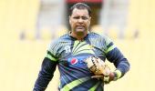 Waqar offers to quit as Pak coach after World T20 exit