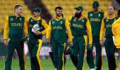 De Villiers' 99 helps South Africa cruise into World Cup quarters