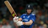 Root leads England to easy win over Pakistan