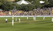 1st Test, Day 1: Bracewell 'no ball' hands Voges a life at fag end