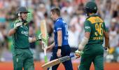 De Villiers steers South Africa to ODI series win against England