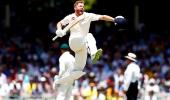 PHOTOS: Smith holds firm as Australia rein in England