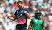 England's Plunkett out of last two ODIs against Australia