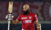 IPL: Punjab lose to Gujarat despite Amla's century