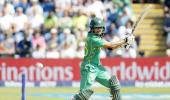 Babar, Malik steer Pakistan past Sri Lanka in 1st ODI