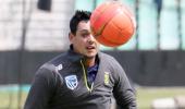 Wicketkeeper De Kock adds to South Africa's injury woes