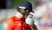 Morgan laments batting collapse, says England were 20-30 runs short