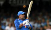 After Kohli, assistant coach Bangar comes to Dhoni's defence