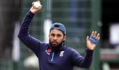 Recalled England spinner Rashid slams former captain Vaughan