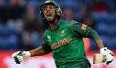 Bangladesh edge past SL to set up India final